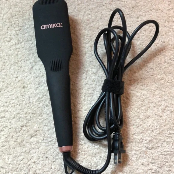 Amika Polished Perfection Straightening Brush - Picture 1 of 3